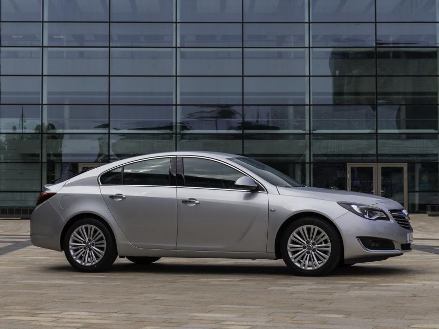  Vauxhall Insignia ecoFLEX Hatchback 2013 года  (фото 17 из 25)